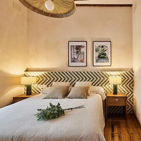 Deluxe By Livework Apartment *